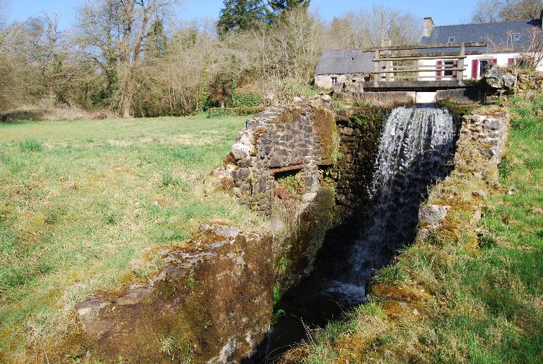 Moulin à papier, Cosquer Izellan (Plounevez-Moëdec)