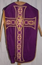Ornement violet 3 : chasuble, bourse de corporal, étole, voile de calice