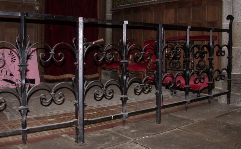 Clôture de chapelle