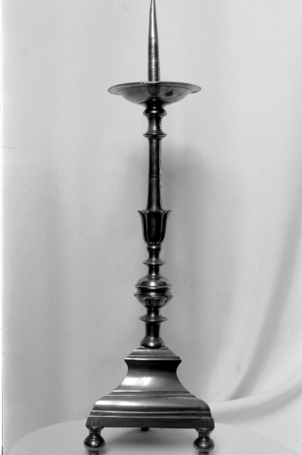 Série de 6 chandeliers d'autel