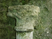 Les chapiteaux du cloître de l'abbaye de Locmaria