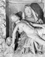 Groupe sculpté : Vierge de Pitié, chapelle Notre-Dame-la-Blanche (Theix fusionnée en Theix-Noyalo en 2016)