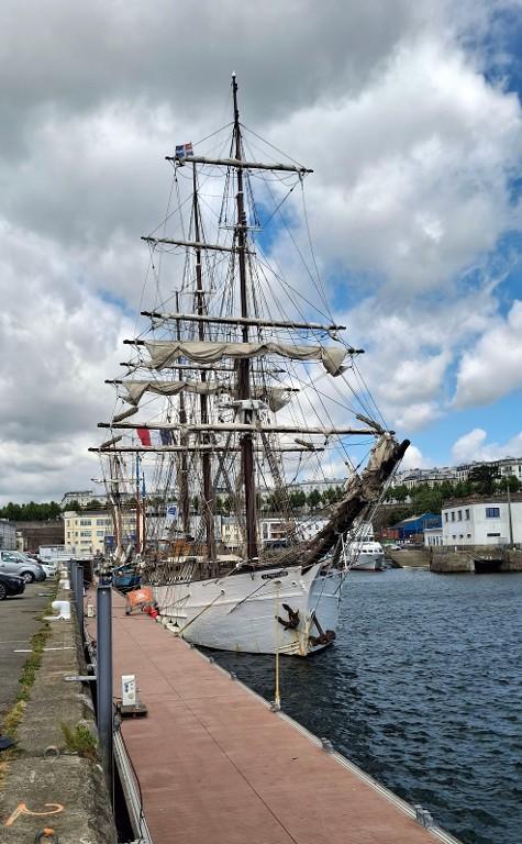 Voilier Trois-mâts barque, dit Le Français (Saint-Malo)