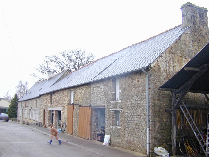 Alignement de maisons et fermes, la Fontenelle (Ercé-près-Liffré)