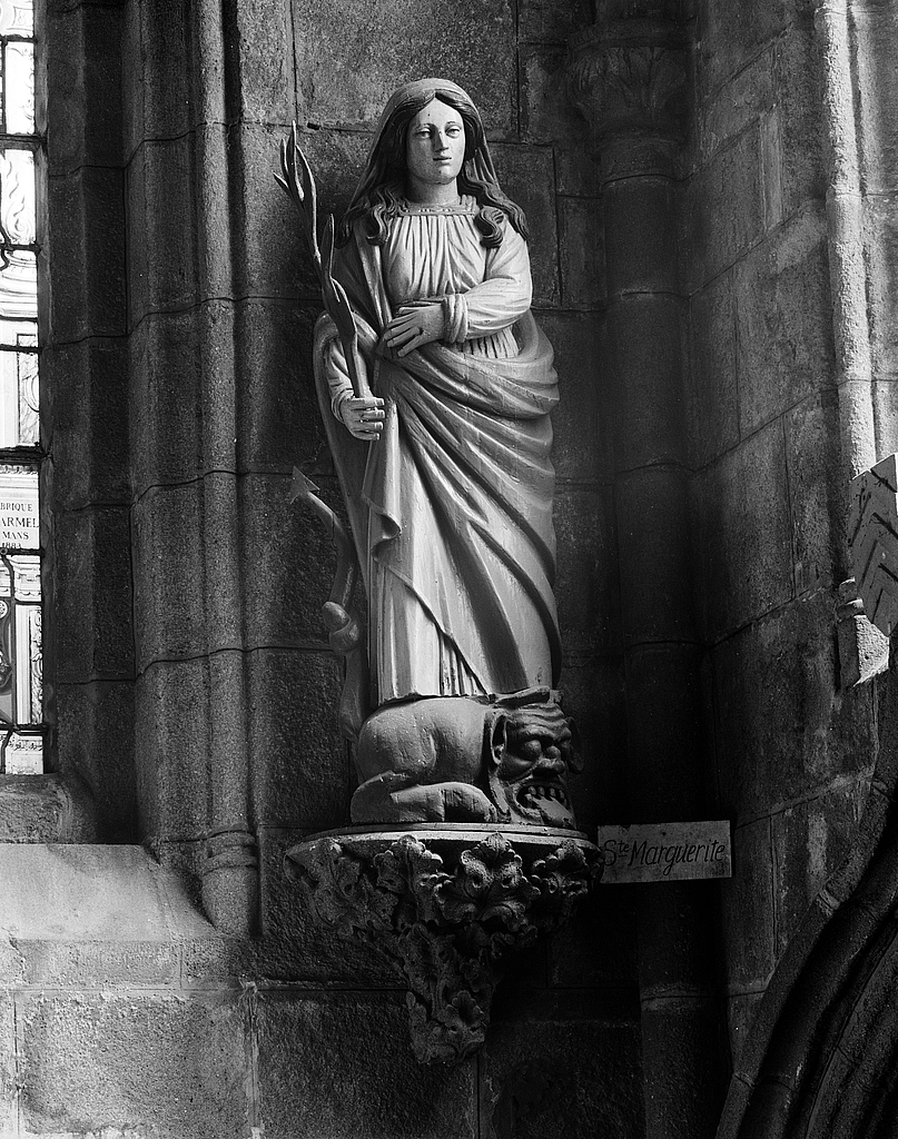 Statue (d'applique, petite nature) : sainte Marguerite, cathédrale de Saint-Paul-Aurélien (Saint-Pol-de-Léon)