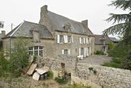 Maison de prêtre puis relais de poste, la Maladrie (Saint-Juvat)