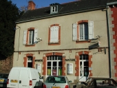 Maison à boutique, 4 place de la Cohue (Montfort-sur-Meu)