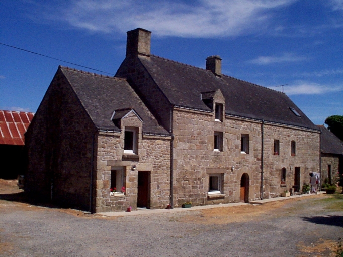 Ensemble de deux maisons de prêtre, Kerven (Melrand)