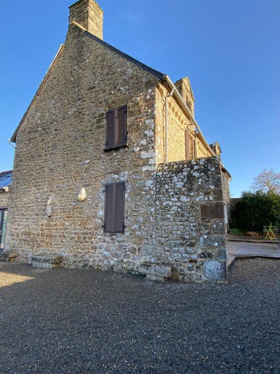 Maison, 3, 5 place de l'Hôtel de Ville (Bécherel)