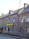 Maison, 10 place du Souvenir (Saint-Méloir-des-Ondes)