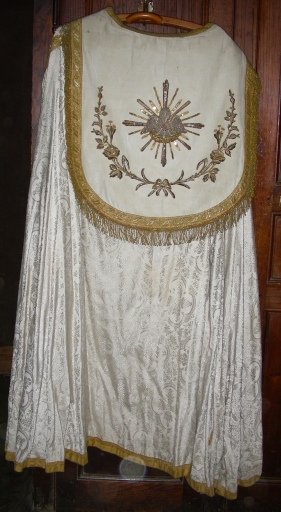 Chape blanche 1