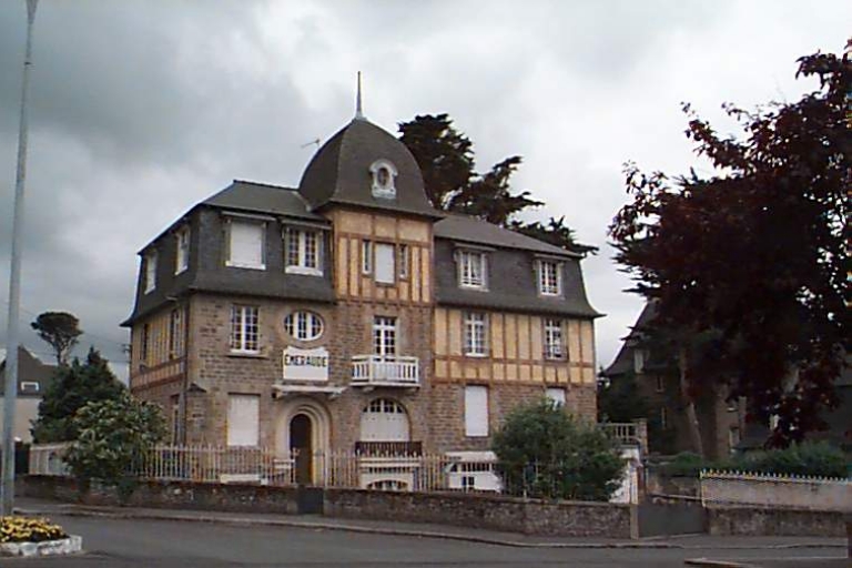 Maison de villégiature, dite Emeraude, puis Hôtel Emeraude