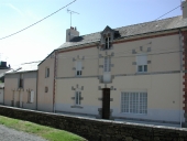 Maison à boutique, 20-22 rue de l'Église (Bains-sur-Oust)