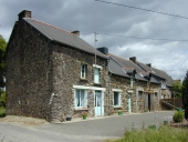 Alignement de six maisons, Trélo (Plélan-le-Grand)