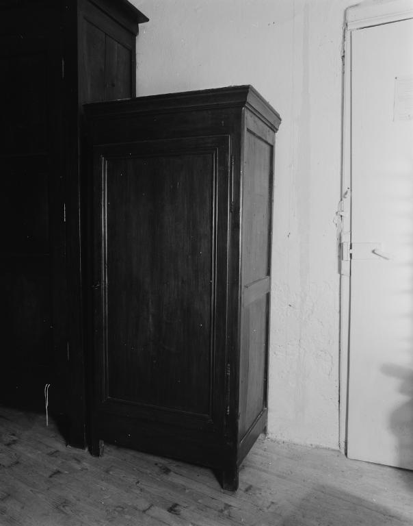 Armoire (1), église paroissiale sainte-Brigitte, sainte-Anne (Noyalo fusionnée en Theix-Noyalo en 2016)
