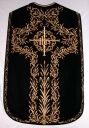 Ornement noir 1 : chasuble, étole, manipule, voile de calice