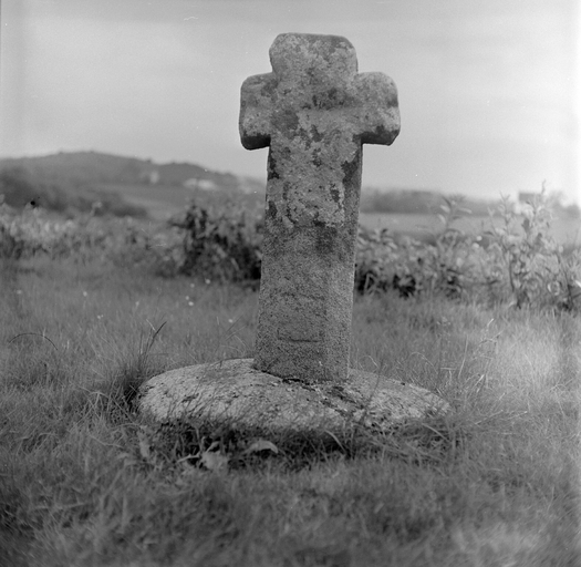 Croix de chemin dite Croas Arboulic, Kerrouach ar Goulit (Plogonnec)