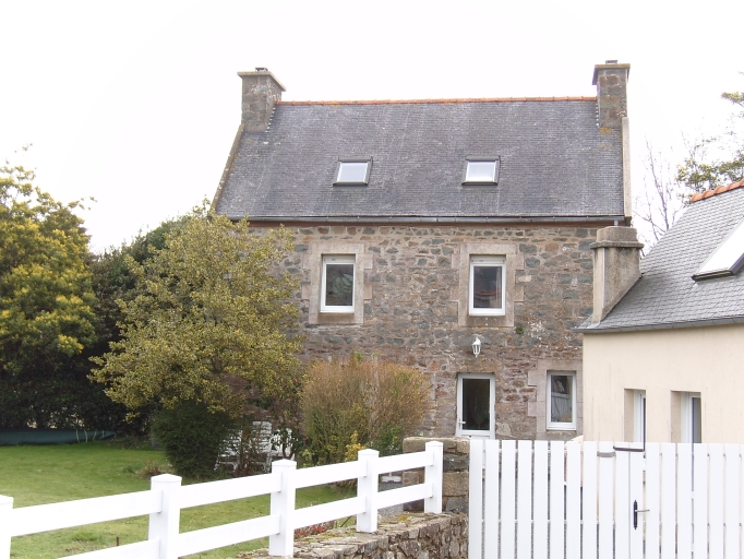 Maison, 11 place de l'Eglise (Kerbors)
