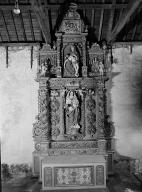 Autel, gradins d'autel (2), retable (autel secondaire, autel tombeau, retable architecturé), de Notre-Dame-de-Grâces, chapelle Saint-Tugen (Primelin)