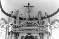 Groupe sculpté (d'applique, grandeur nature) : calvaire, église paroissiale Notre-Dame du Roncier (Rostrenen)