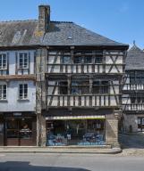 Maison, dite Hôtel des Uzilles, 2 rue aux Toiles (Quintin)