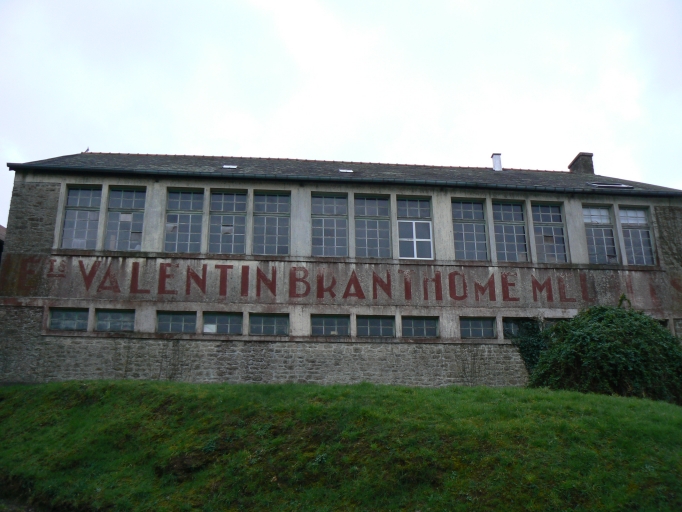 Usine de meubles Branthome, rue Joseph Pennec (Rostrenen)