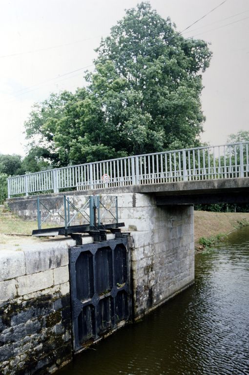 Pont routier de la Ville Perrot (Saint-Gonnery)