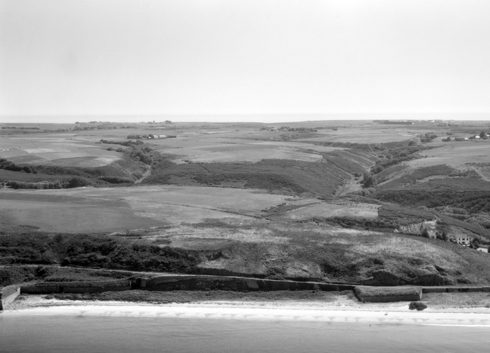 Ensemble fortifié (retranchements, redoutes, batteries, corps de garde crénelé, blockhaus), Les Grands Sables (Locmaria)