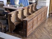 Ensemble de 6 stalles et 2 agenouilloirs, église Saint-Pierre (Sérent)