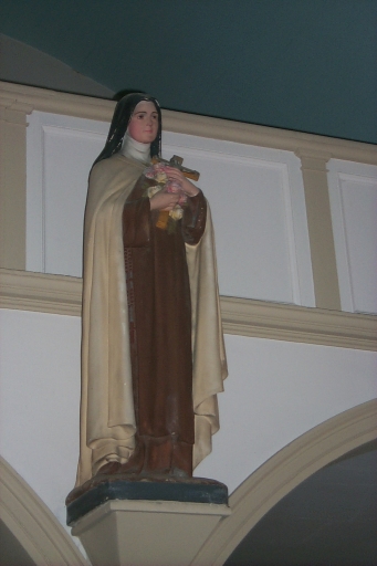 Statue : sainte Thérèse de Lisieux