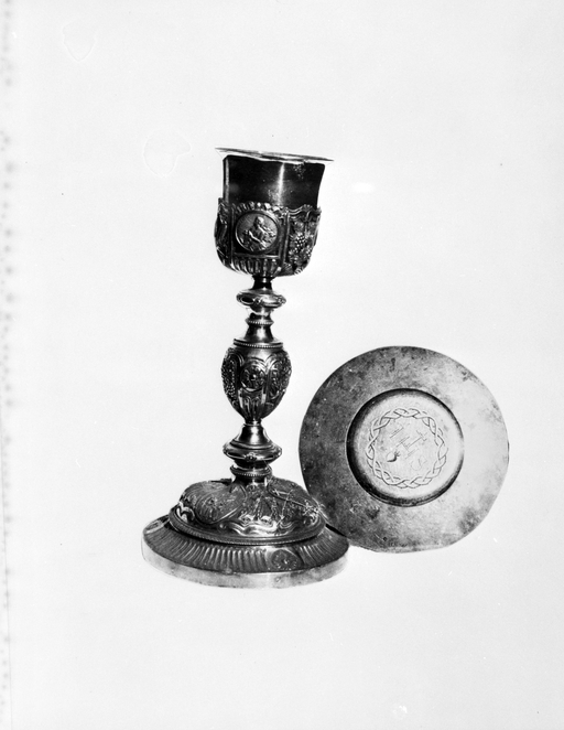 Calice, patène (4), église paroissiale Saint-Gildas (Auray)