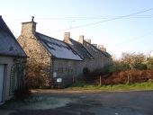 Maisons, alignement de six logis, 32, 34, 36, 38, 40, 42 rue Geoffroy de la Roche, la Mettrie (Lancieux)