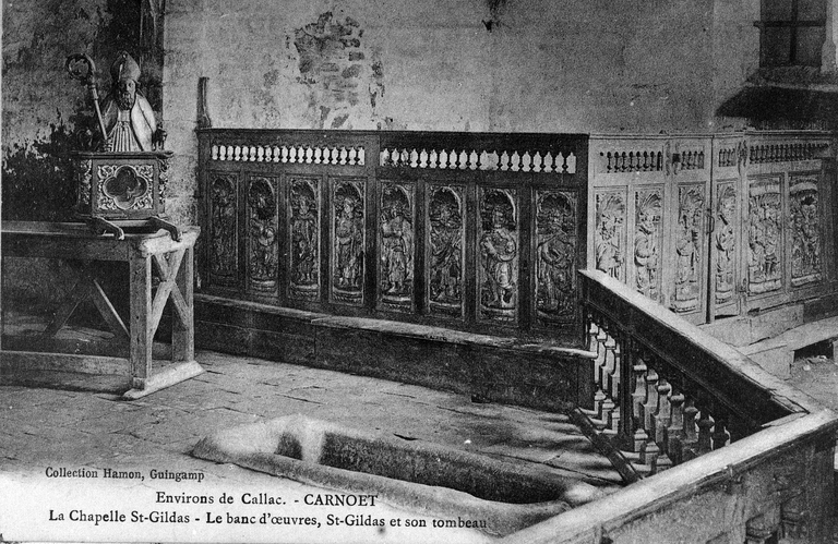 Eléments de jubé (?) Remontés dans une clôture des fonts baptismaux, chapelle Saint-Gildas (Carnoët)