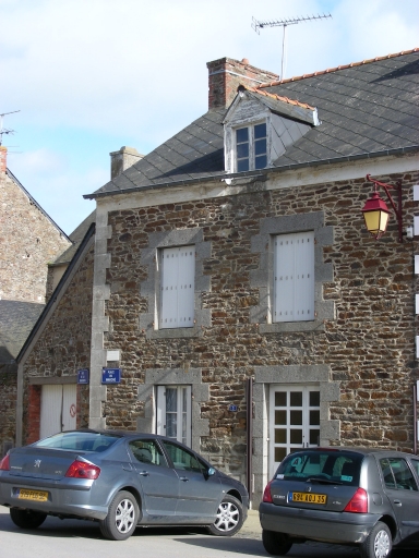 Maison, 1 Place du Marché (Châteauneuf-d'Ille-et-Vilaine)