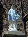 Monument commémoratif dédié à la Vierge, place du Roi Salomon (Maxent)