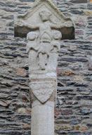 Croix de cimetière, Place de l'Église (Néant-sur-Yvel)