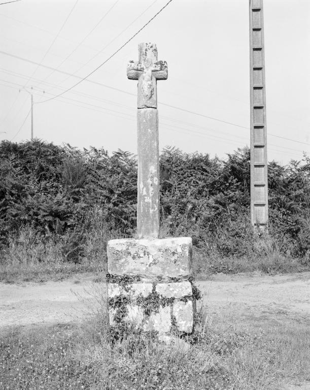 Croix de chemin, près de Coëtdigo Kerporh (Saint-Avé)