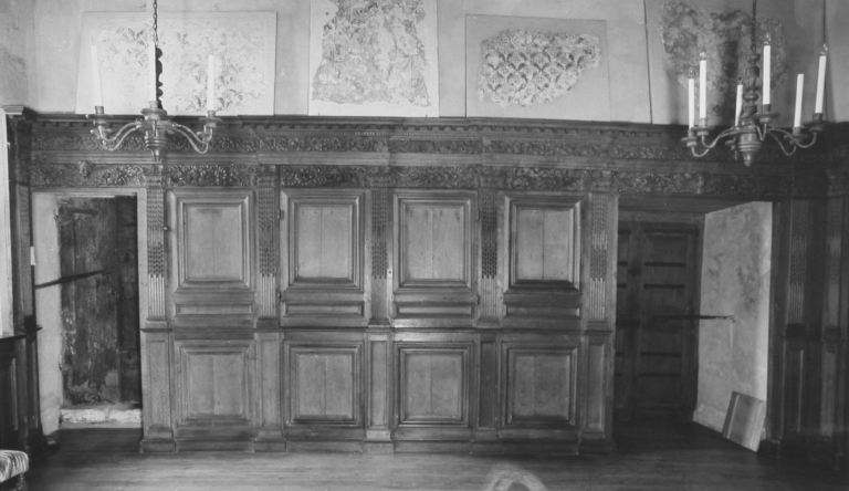 Lambris de revêtement 1 de la sacristie