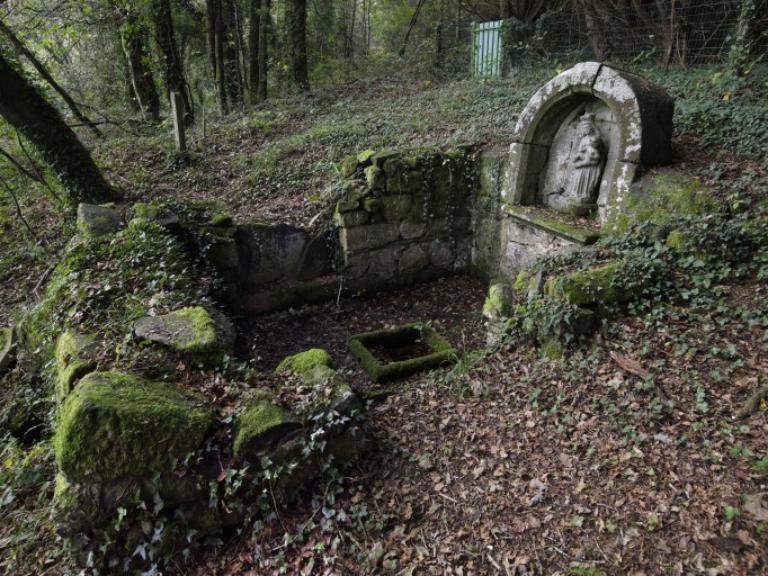 Fontaine Notre-Dame de Bonne Nouvelle (Hôpital-Camfrout)