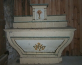 Autel secondaire : autel, tabernacle, 2 gradins d'autel