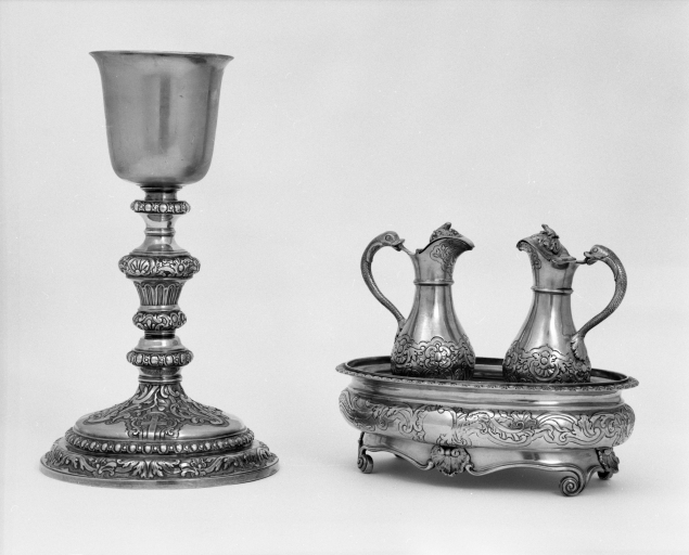 Calice, burettes, bassin à burettes