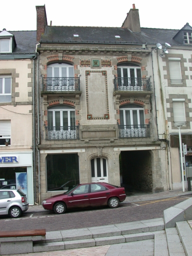 Maison, 11 place de l'Eglise (Loudéac)