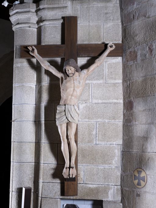 Croix 2 : Christ en croix, église Saint-Pierre (Sérent)