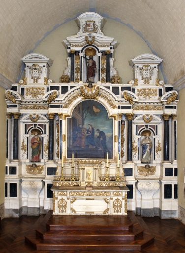Ensemble du maître-autel : autel, tabernacle, retable, 2 gradins d'autel, 3 degrés d'autel