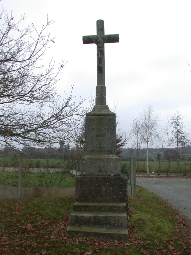 Croix de chemin, près de la Basse Touche (Drouges)