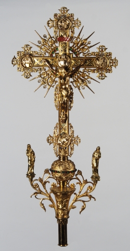 Croix de procession 1 et sa hampe