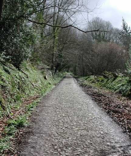 Ancienne voie ferrée d'intérêt local Lannion-Plestin-les-Grèves-Finistère, deuxième réseau, route de Bellevue ; route des Moulins (Saint-Michel-en-Grève)