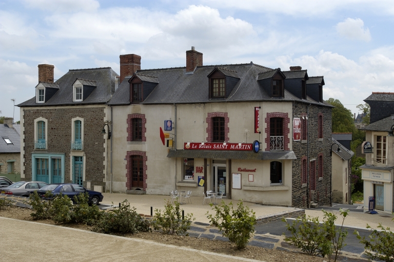 Maison à boutique, 13 place de l'Eglise (Nouvoitou)