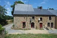 Alignement de maisons, le Perray (Mézières-sur-Couesnon)