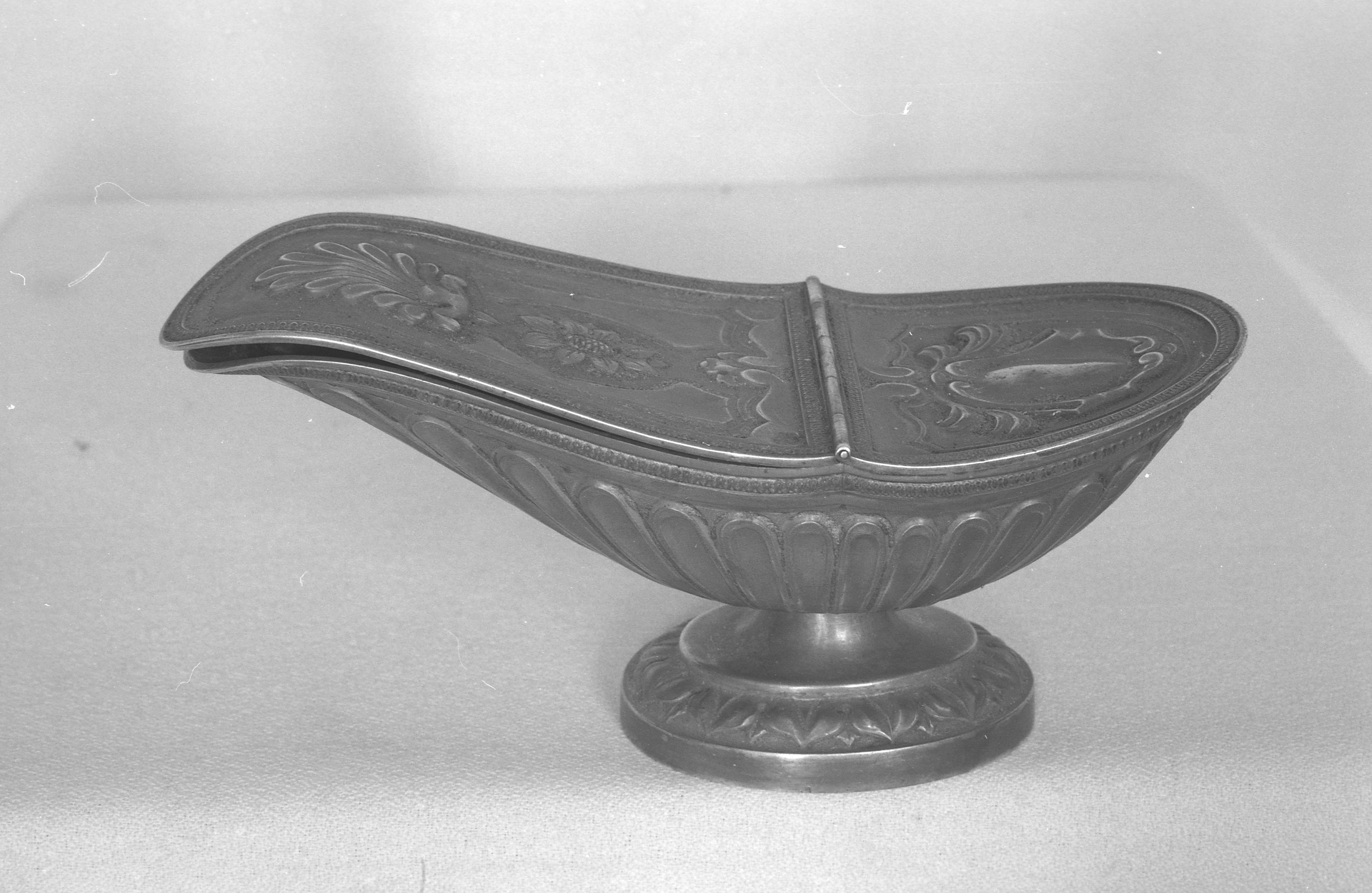 Navette à encens, église paroissiale Sainte-Marie-Madeleine (Meucon)